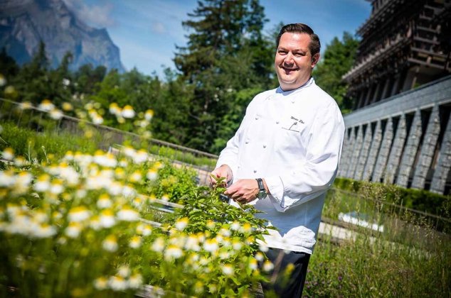 Martin Stein: Pochiertes SwissShrimp-Carpaccio und Spargeln